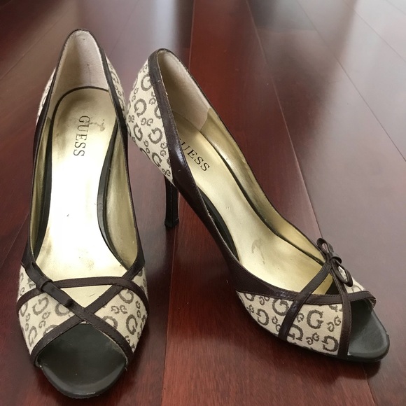 guess logo heels